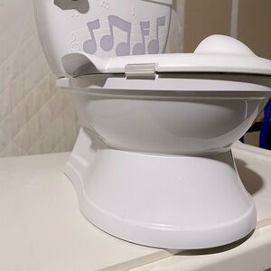 Toddler potty with music when you flush
